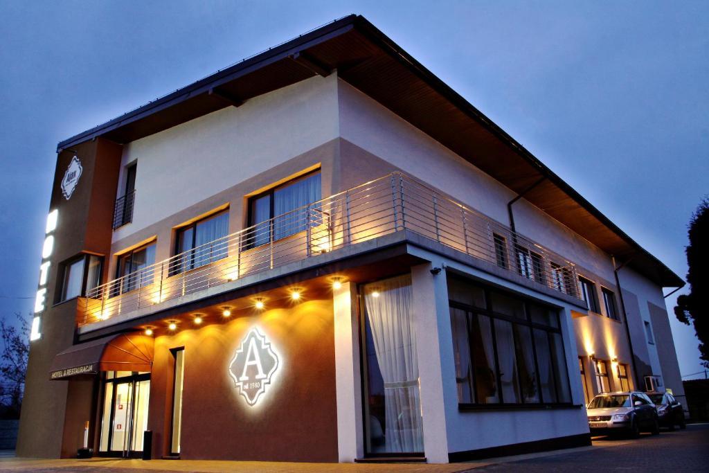 Hotel Ajax Janki Exterior foto